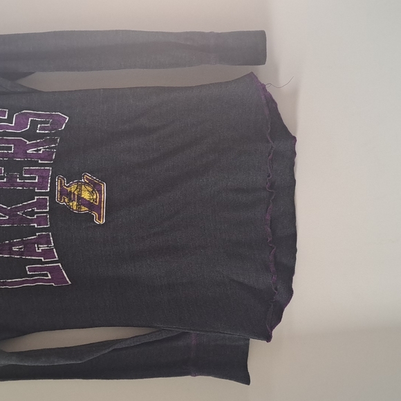 NBA Los Angeles Lakers Longsleeved Shirt size Medium - Picture 4 of 5